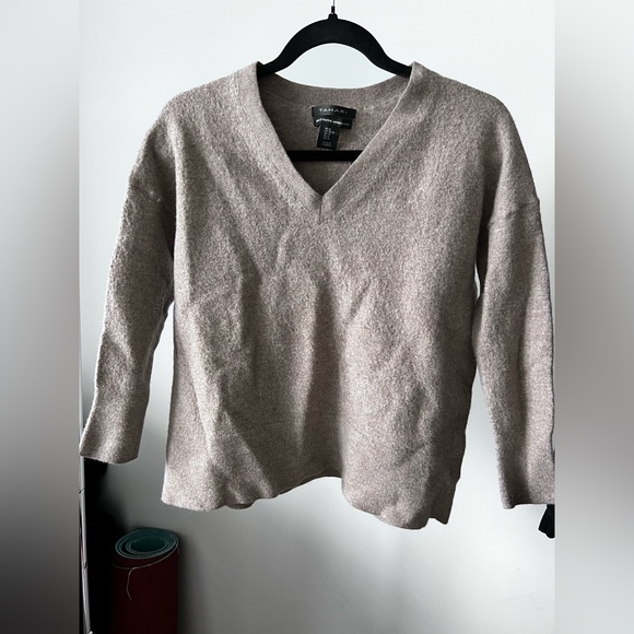 100% Extra Fine Merino Wool Sweater - Picture 1 of 3